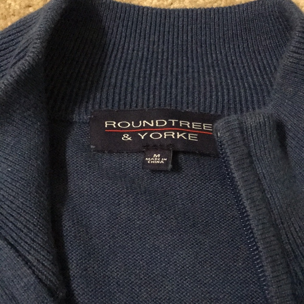 Roundtree & Yorke Sweater - Picture 2 of 2